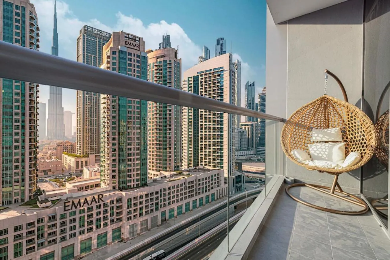 Luxe 1Br Burj View 10 Min Walk To Dubai Mall Apartment